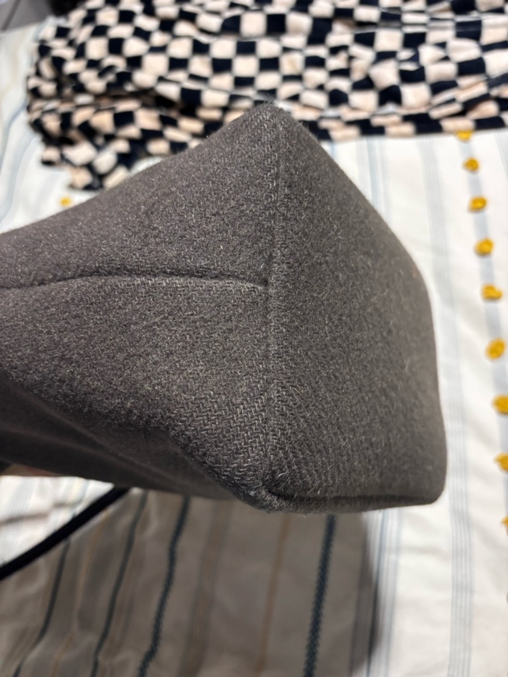 Burberry Vintage Blue Label Wool Tote with Leather Handles - Picture 5 of 9